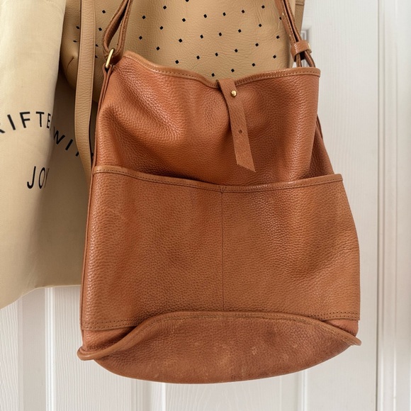Parker Clay Spacious Tan Leather Shoulder Bag - Picture 2 of 6